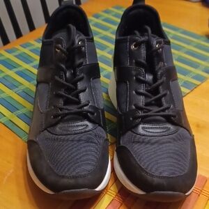 Aldo Black Thrundra Women's Platform Wedge Sneakers. Size 9.